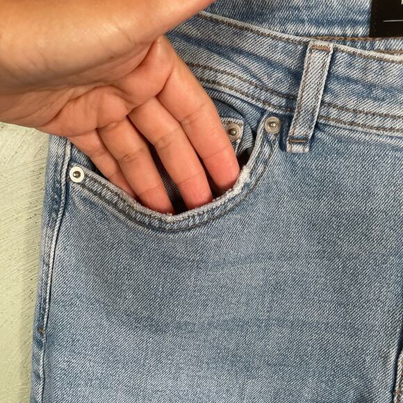 Forever 21 Jeans Men Size 32 Mid Rise Narrow Hip Slim Leg Light Denim - Picture 3 of 13